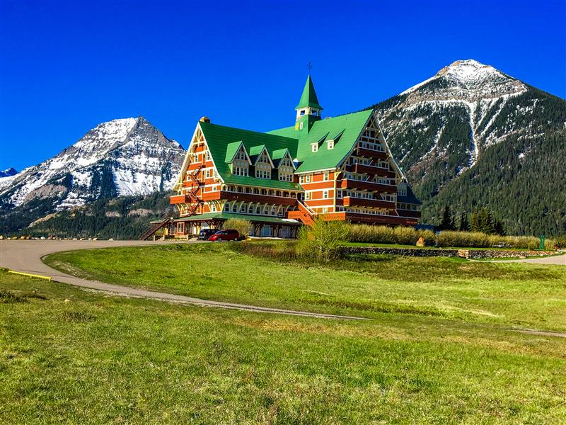 Popular Day Hikes: Waterton